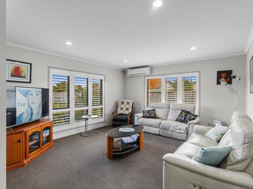 102 Farringdon Avenue, Rototuna North