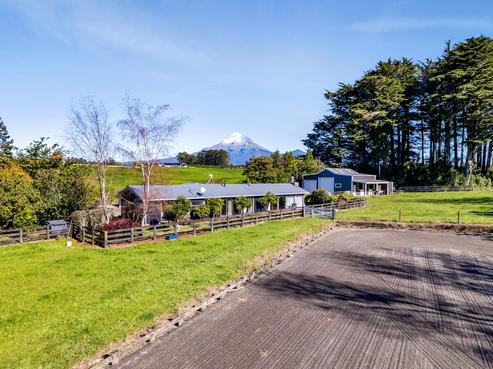97 Kaipi Road, Egmont Village