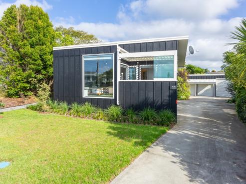 11 Piccadilly Circus, Snells Beach