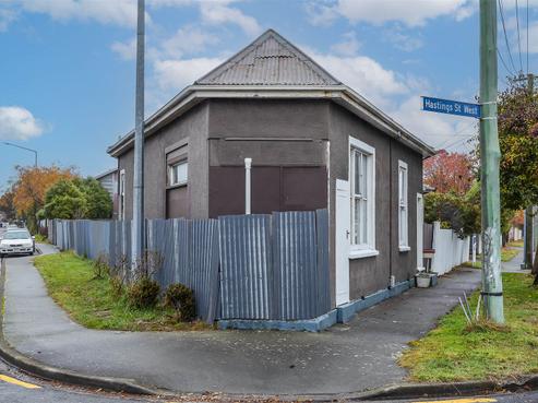 76 Hastings Street West, Sydenham