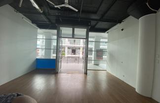 High profile retail in Princes Wharf