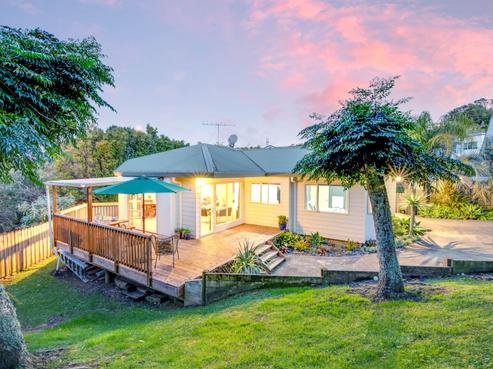 24C Elliston Crescent, Stanmore Bay