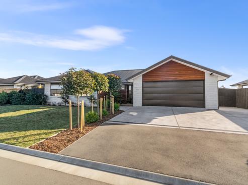 16 Lewis Crescent, Rolleston