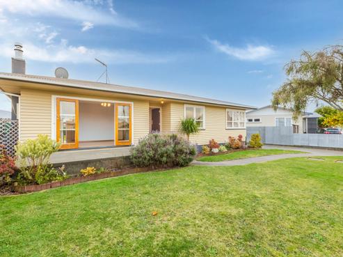24 Merton Crescent, Pirimai