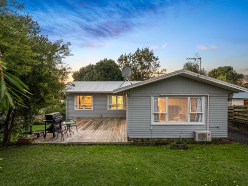 12 Orsova Place, Lynfield