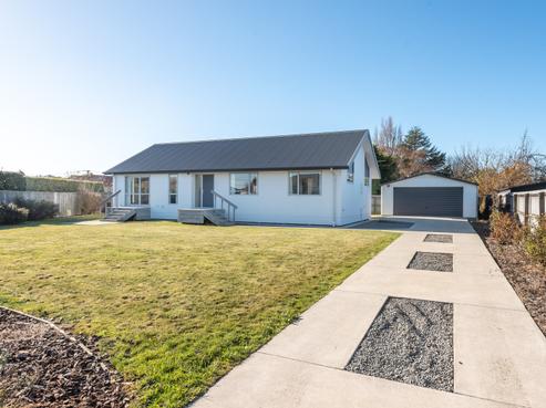 27 Landy Street, Dallington