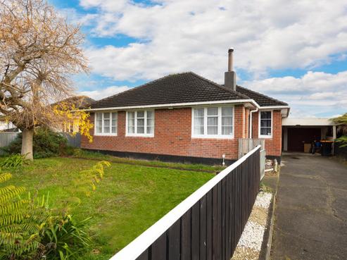 4 Upham Terrace, Roslyn