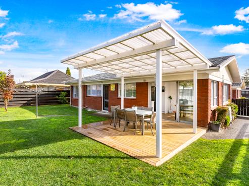 2/18 Manse Road, Pahurehure