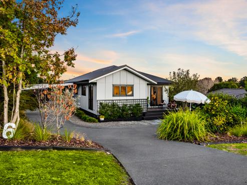 6 Laly Haddon Place, Matakana