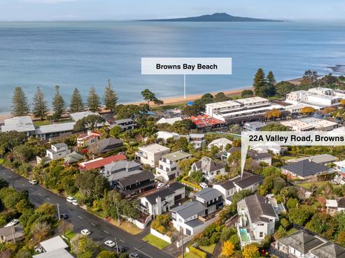 2/22 Valley Road, Browns Bay