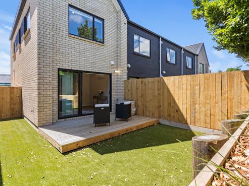 10/125B Metcalfe Road, Ranui