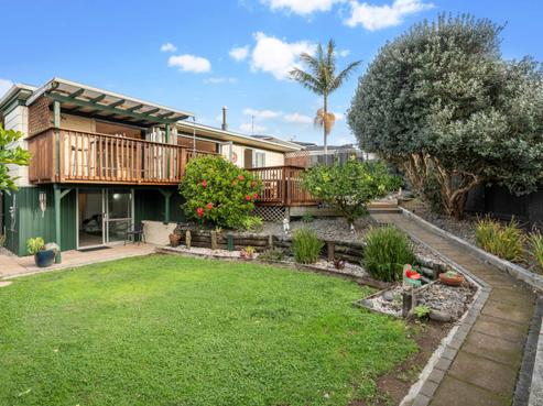 4 Compass Point Way, Half Moon Bay