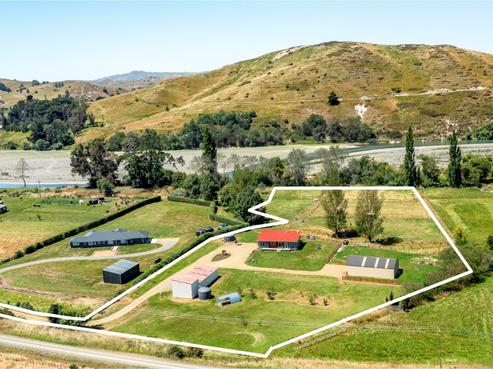 60 River Road, Otane