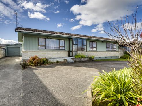24 Robinson Crescent, Tamatea