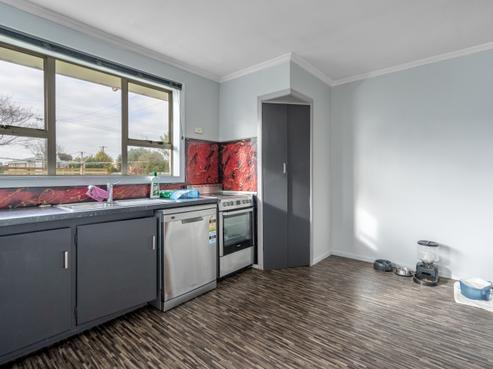 22 Dunbeath Crescent, Kew
