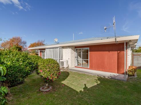 62B Whiting Crescent, Greenmeadows