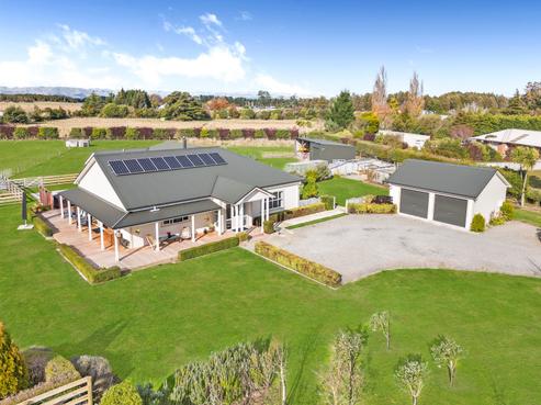 270 Hughes Line, Carterton