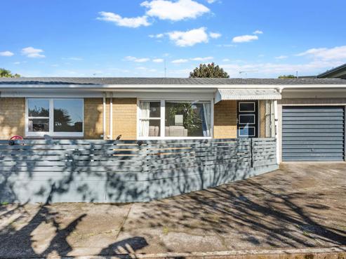 2/12 Quona Avenue, Mount Roskill