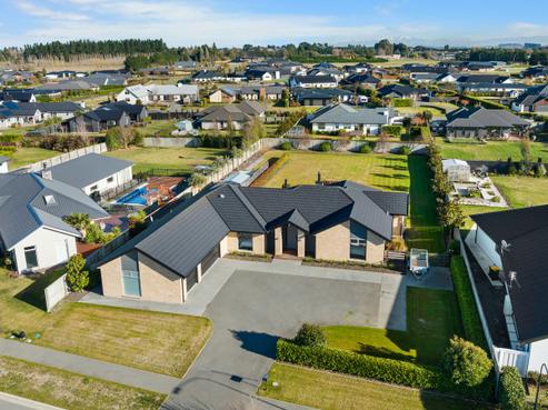 14 Glenfinnan Place, West Melton
