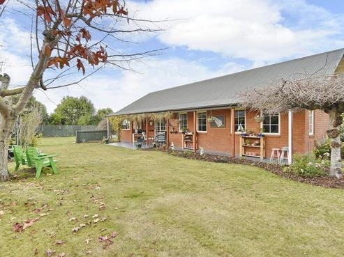18 Paget Drive, Woodend