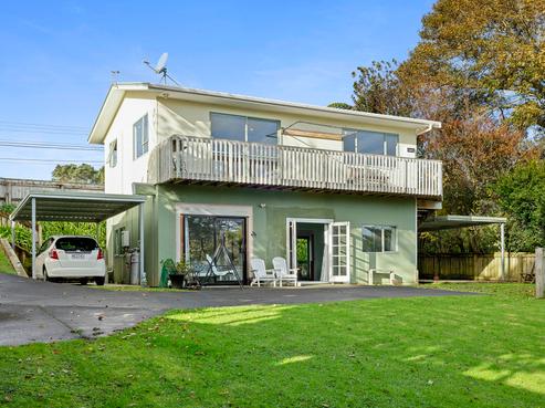 142 Seaview Road, Westown