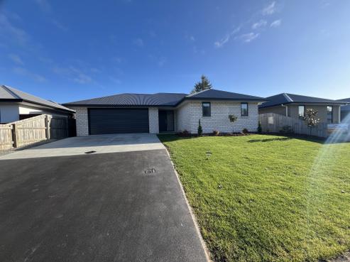 35 Geoff Geering Drive, Elgin