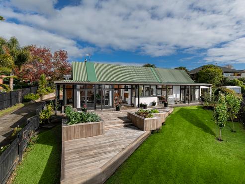 15 Fairlea Road, Te Atatu South