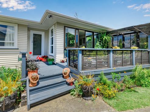 37 Mazengarb Road, Paraparaumu Beach