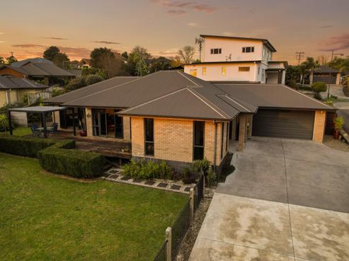 13 Alford Place, Huntington