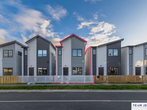 8 Tukauri Place, Papakura