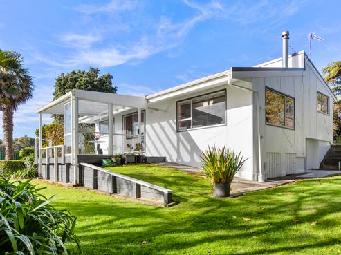 24D Saint Ives Grove, Whalers Gate