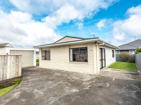 12A Antrim Place, Springvale