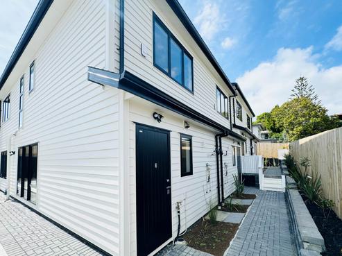 4/2 Chapman Road, Te Atatu Peninsula