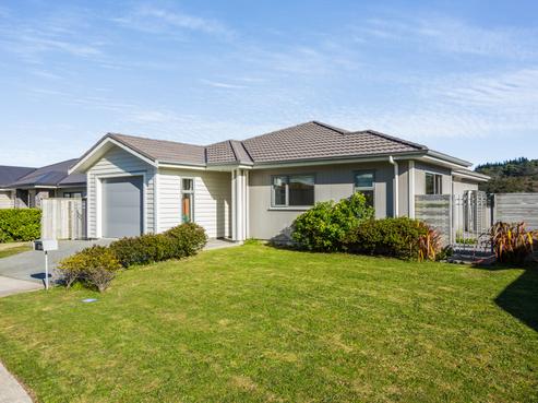 11 Henrietta Maxwell Grove, Wainuiomata