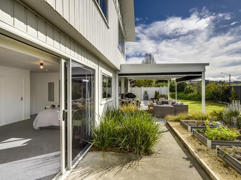 9 Lowther Place, Taradale
