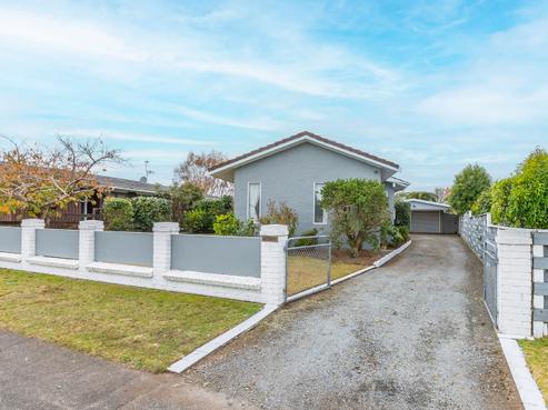 8 Cypress Grove, Paraparaumu