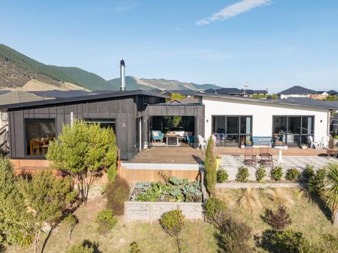 13 Woolshed Drive, Stoke