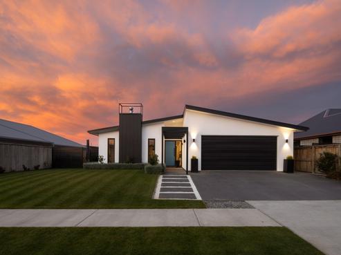 38 Catalina Crescent, Burleigh