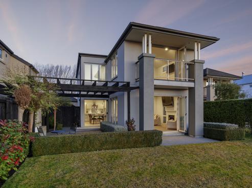 132 Lake Terrace Road, Burwood