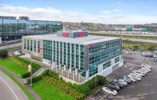 NORTHERN ICON - OPTIONS FROM 300M² TO 741M²
