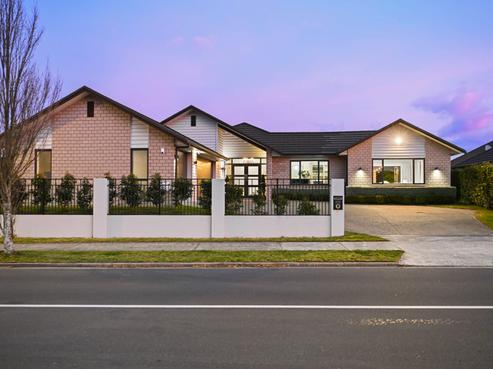 202 Saint James Drive, Huntington