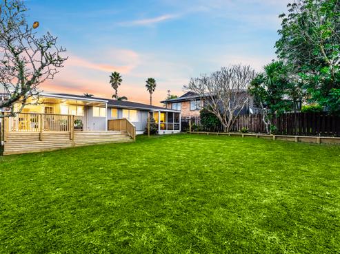 10 Fratley Avenue, Farm Cove