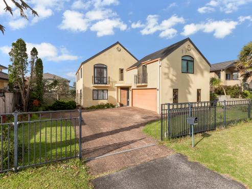 24 Beach Road, Te Atatu Peninsula