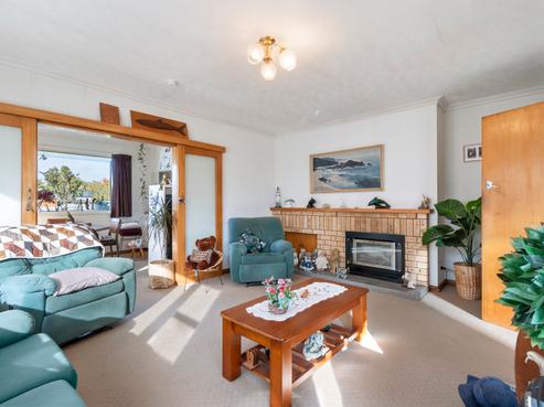 448 Tremaine Avenue, Takaro
