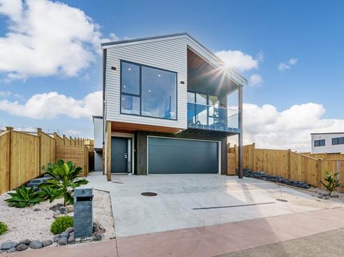 8 Makumaku Place, Long Bay
