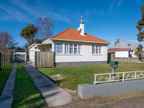 18 Wallace Crescent, Glenholme