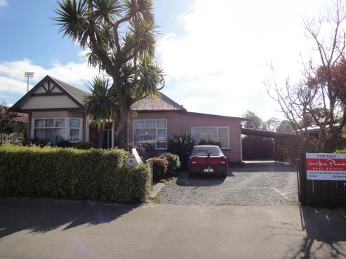 27 Raymond Street, West End