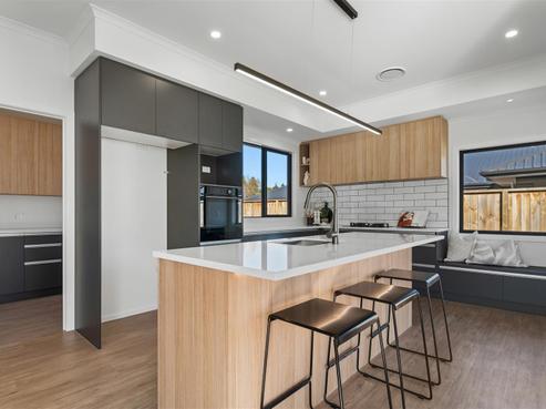1 Erlam Place, Westbrook
