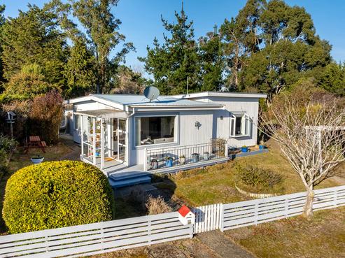 10 Stewart Street, Waikouaiti