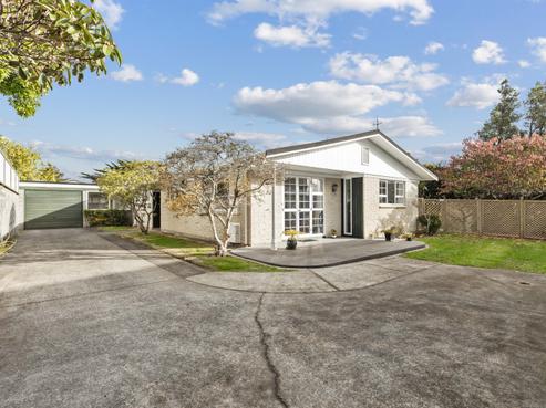 9 Kapu Grove, Whalers Gate
